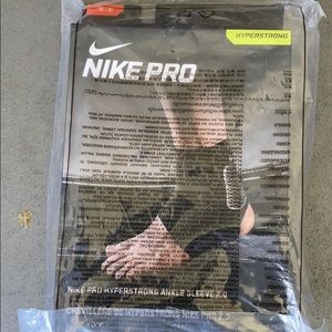 Nike Pro Hyperstrong ankle sleeve
